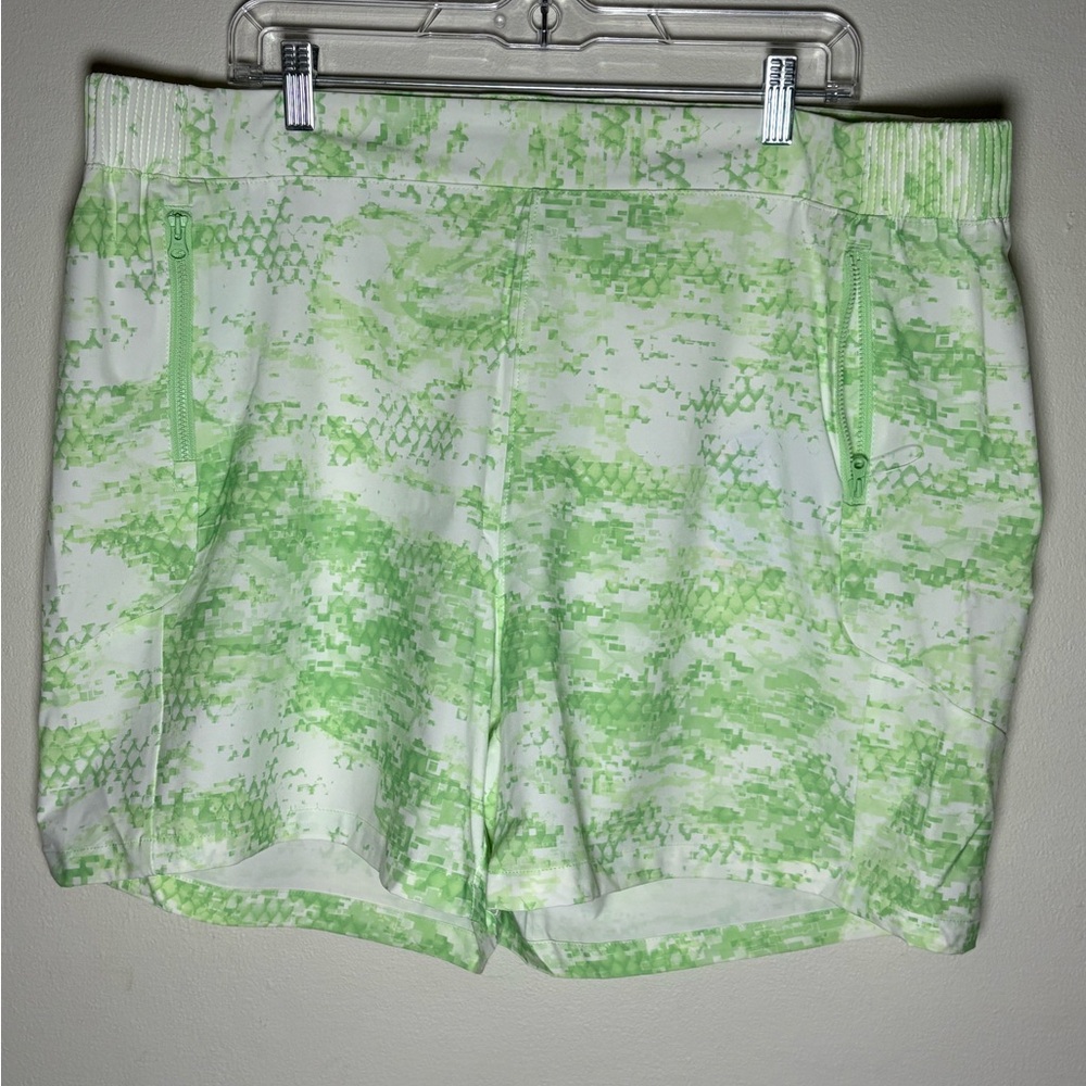Columbia Women’s UPF 50 Green Patterned Shorts Size 1X